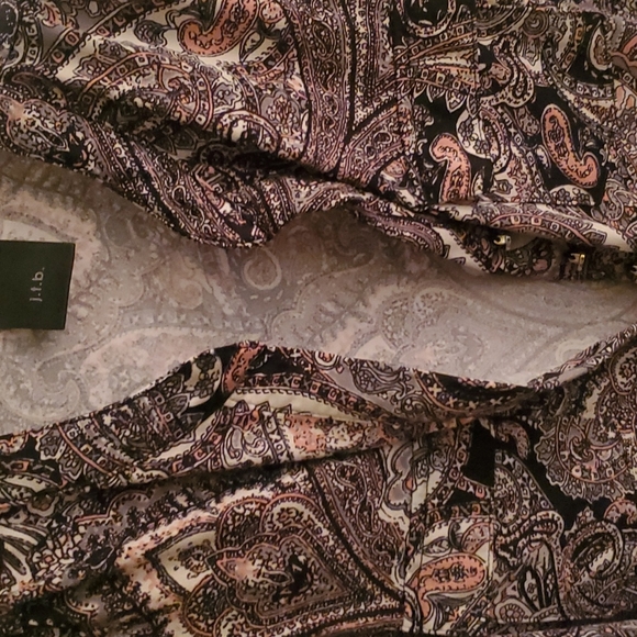 Blouse - Picture 2 of 4